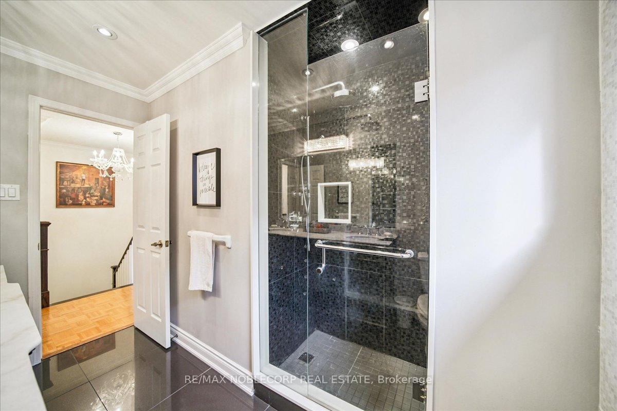 Photo 22 of 31 Mountfield Crescent, Vaughan, Brownridge — HOMEH