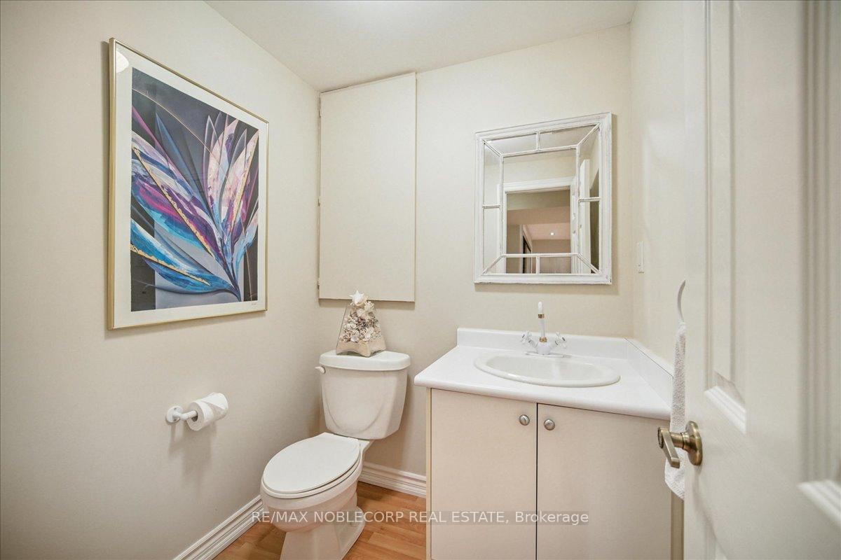 Photo 28 of 31 Mountfield Crescent, Vaughan, Brownridge — HOMEH