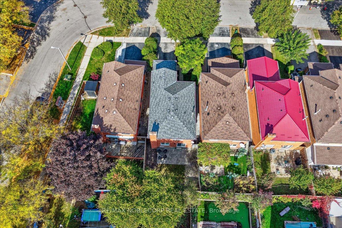 Photo 33 of 31 Mountfield Crescent, Vaughan, Brownridge — HOMEH