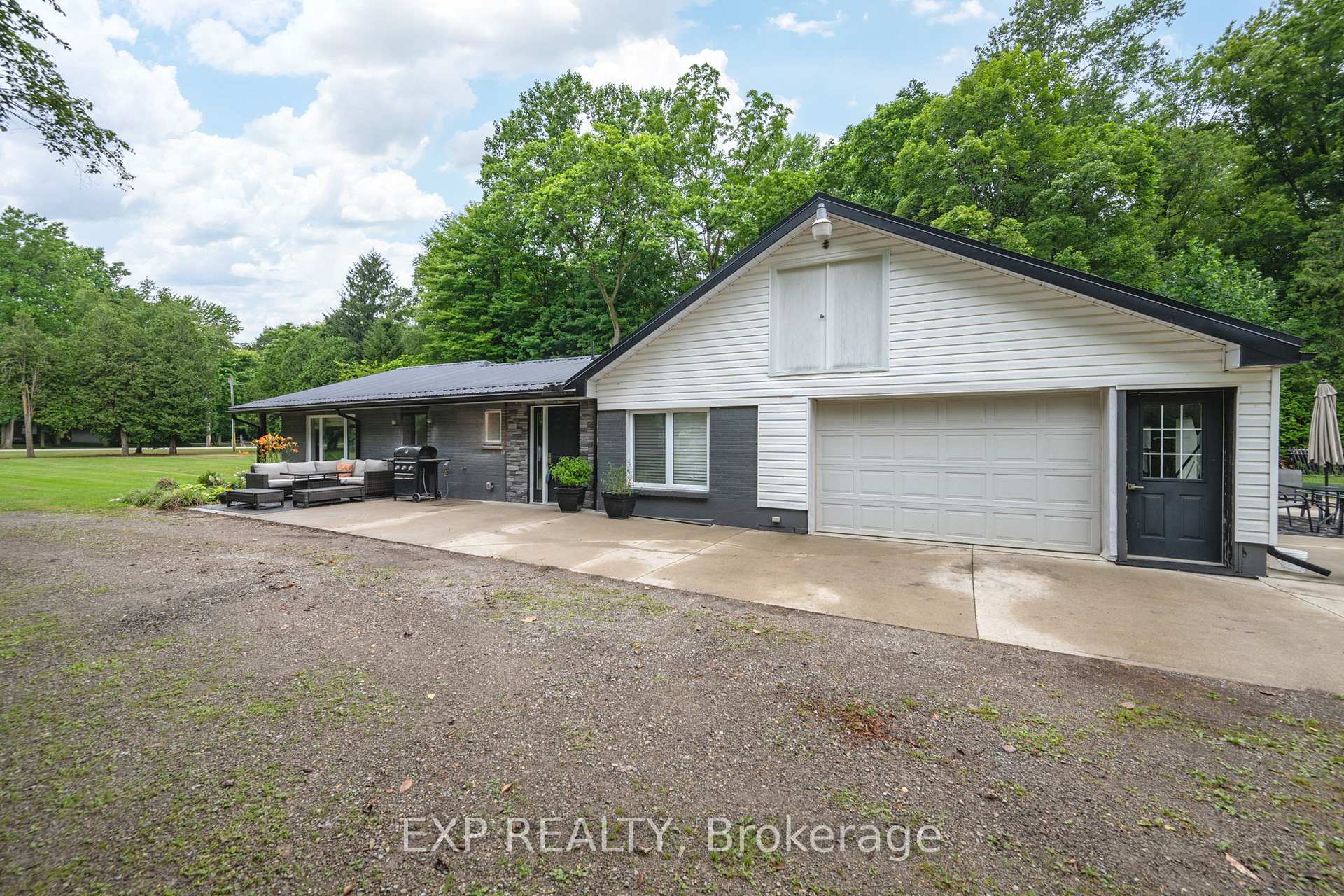 Photo 3 of 9916 Graham Road, West Elgin, Eagle — HOMEH
