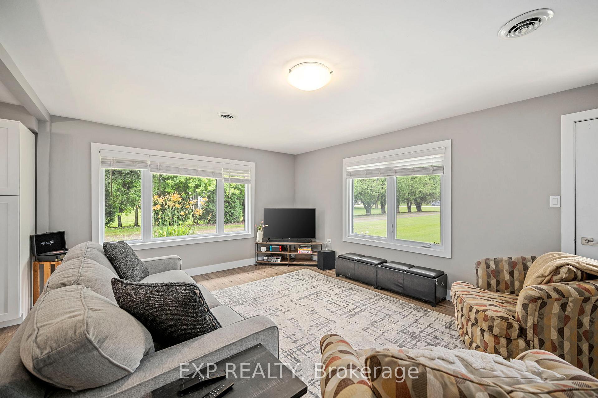 Photo 12 of 9916 Graham Road, West Elgin, Eagle — HOMEH