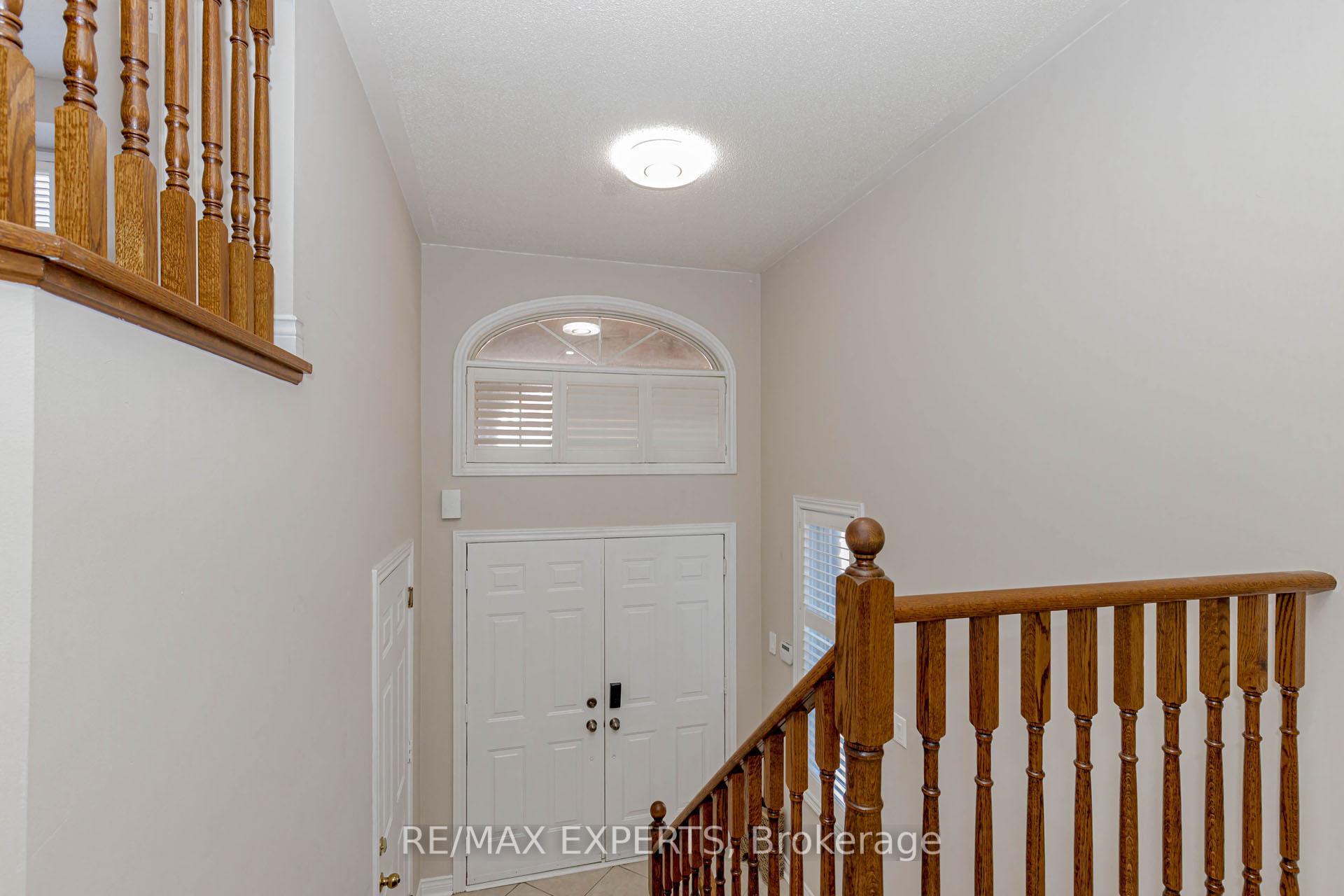 Photo 6 of 5 Temple West Crescent, Ajax, Northwest Ajax — HOMEH