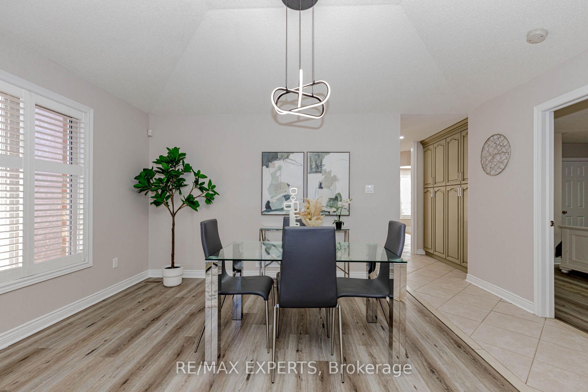 Photo 8 of 5 Temple West Crescent, Ajax, Northwest Ajax — HOMEH