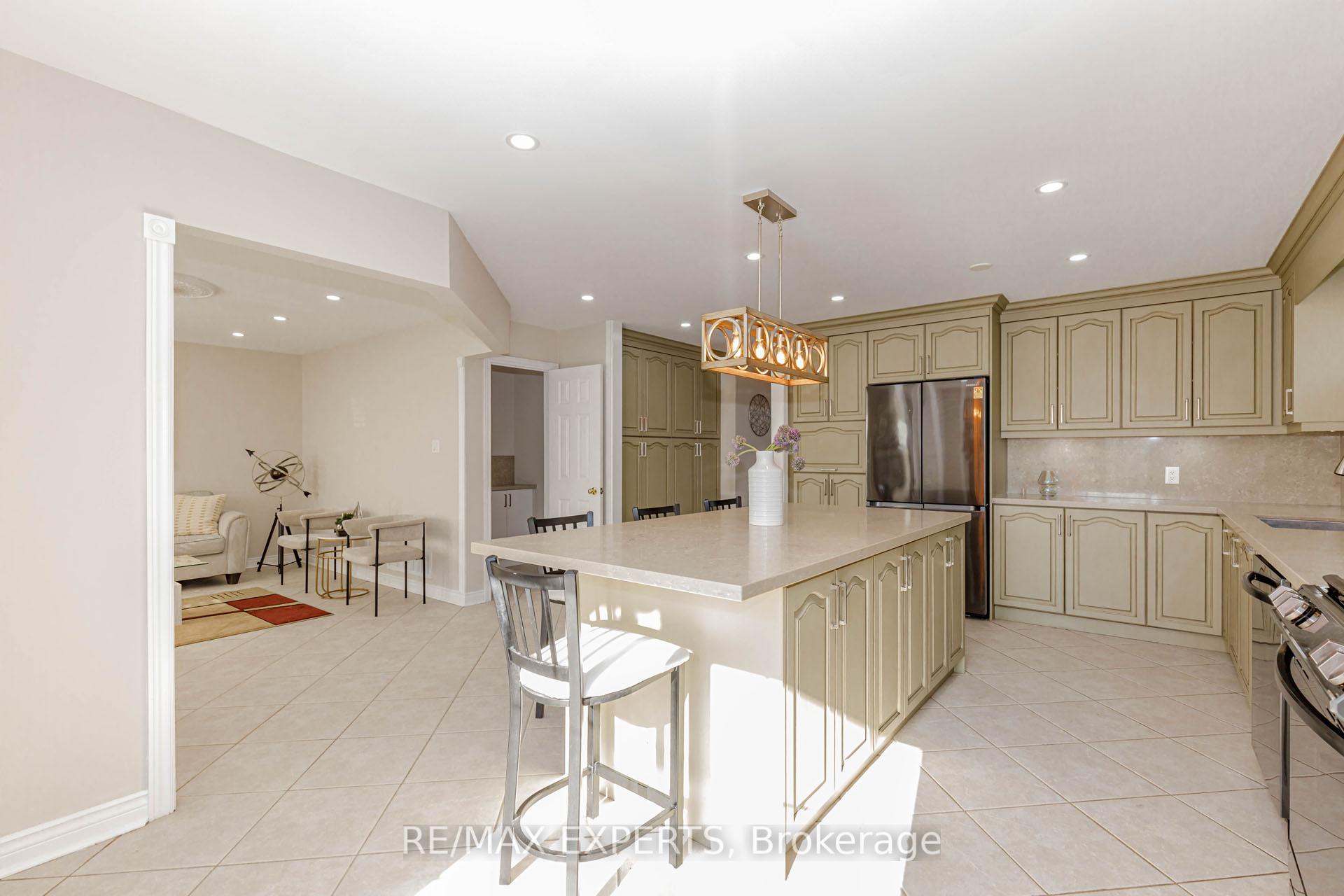 Photo 15 of 5 Temple West Crescent, Ajax, Northwest Ajax — HOMEH