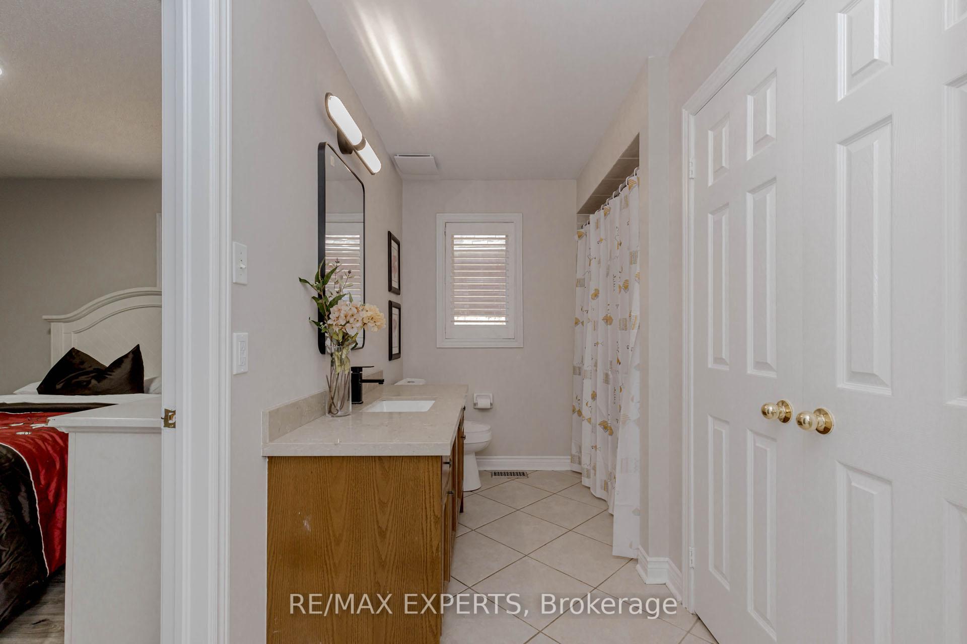 Photo 20 of 5 Temple West Crescent, Ajax, Northwest Ajax — HOMEH