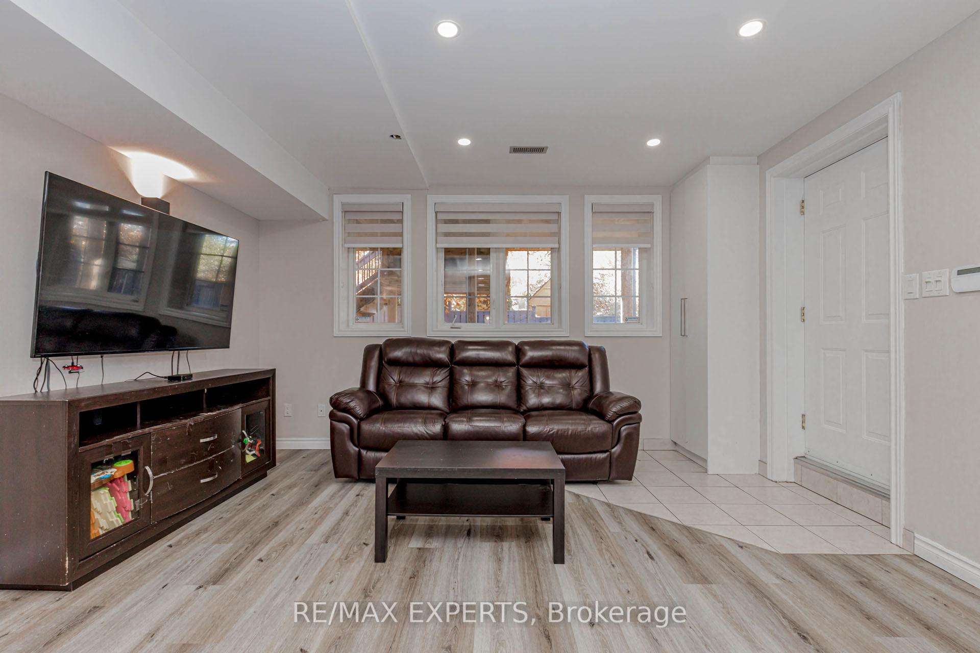 Photo 33 of 5 Temple West Crescent, Ajax, Northwest Ajax — HOMEH