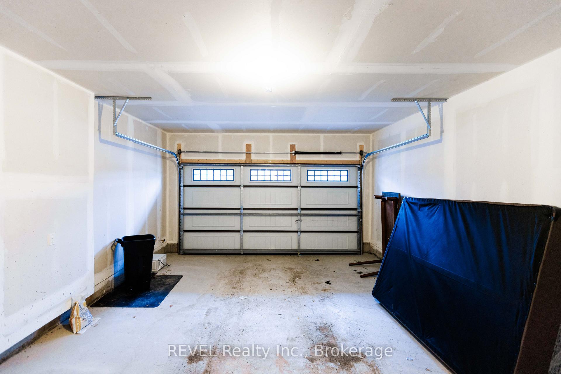 Photo 13 of 133 Stern Drive, Welland, Dain City — HOMEH