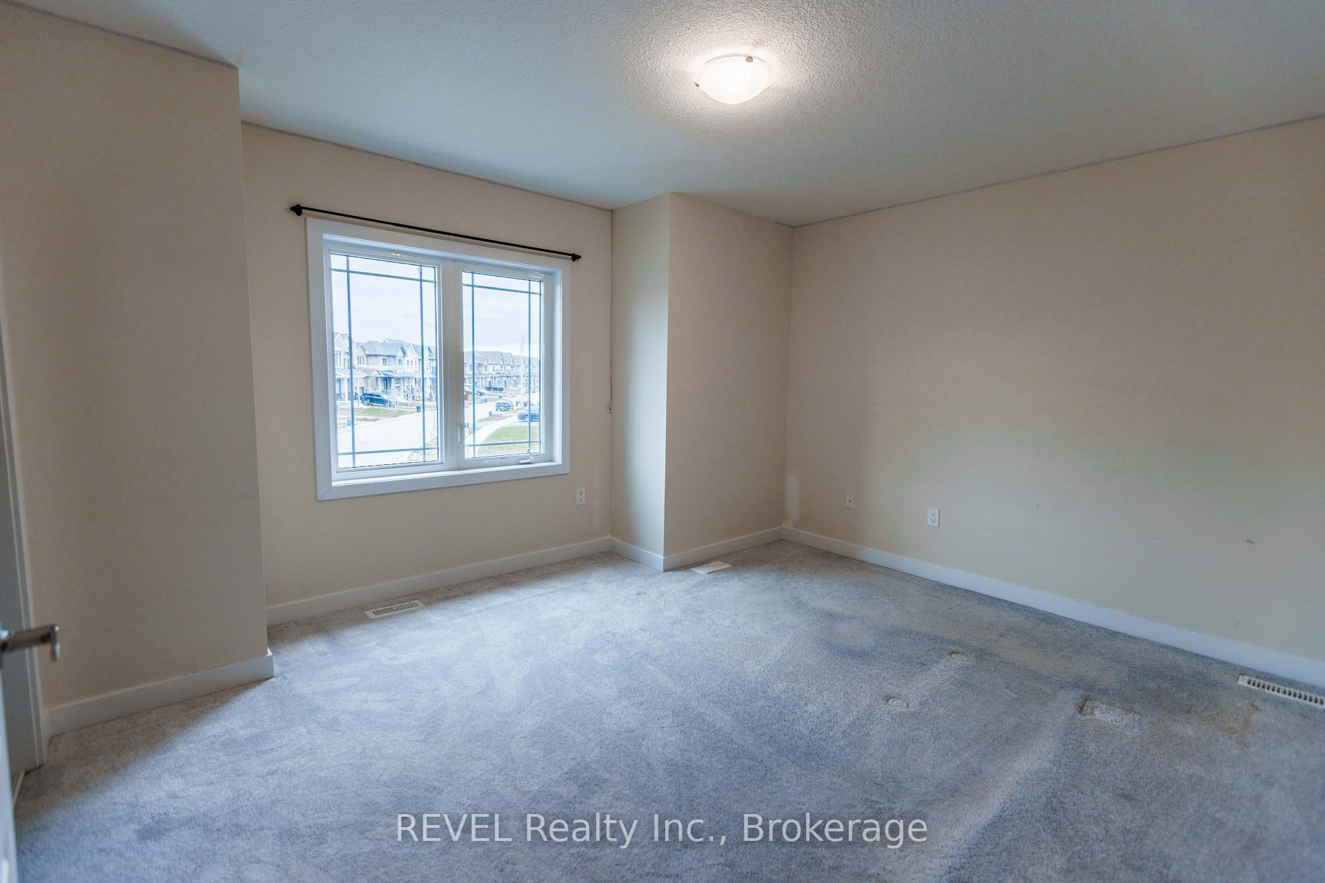 Photo 29 of 133 Stern Drive, Welland, Dain City — HOMEH