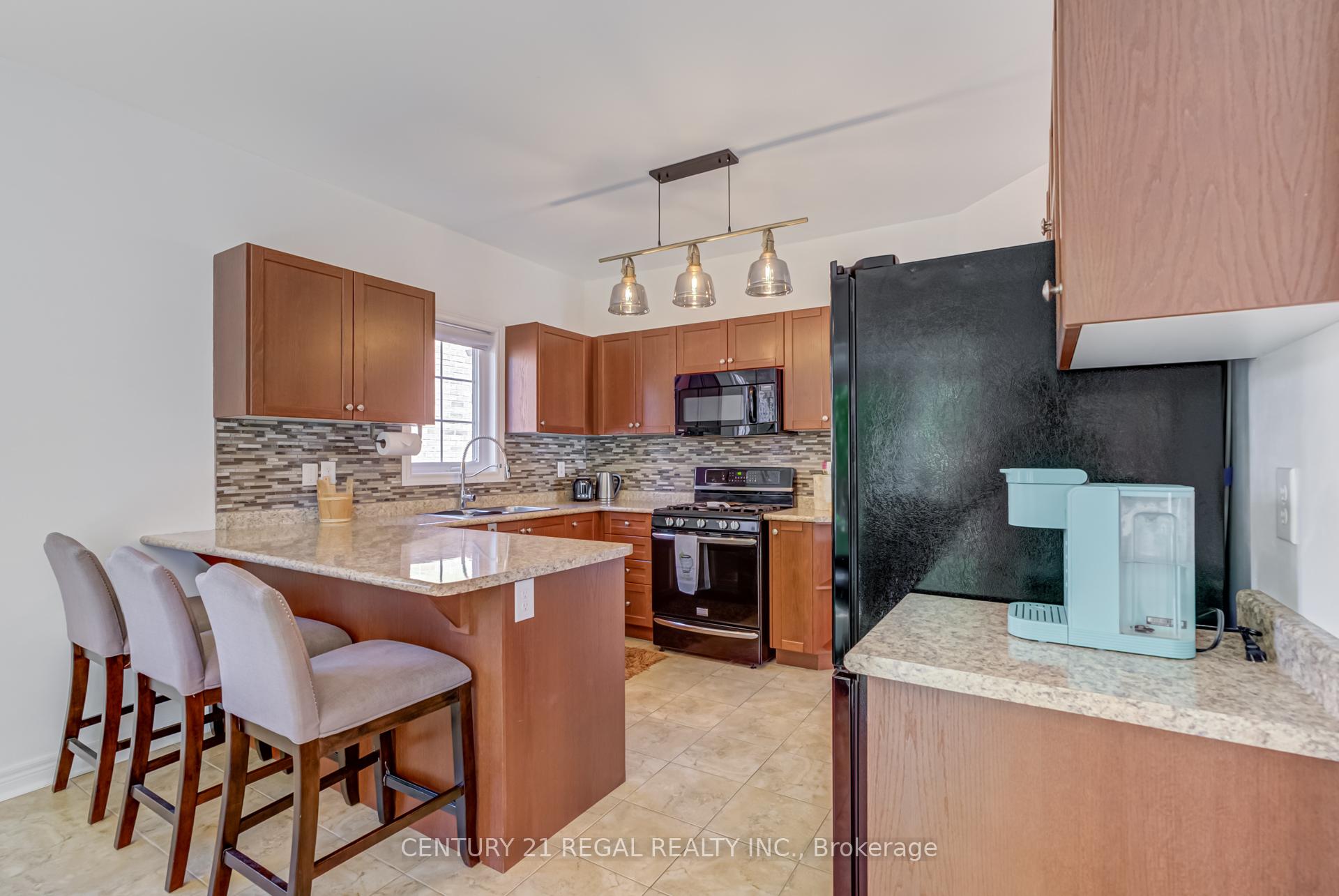 Photo 9 of 4 Hayfield Avenue, Uxbridge — HOMEH
