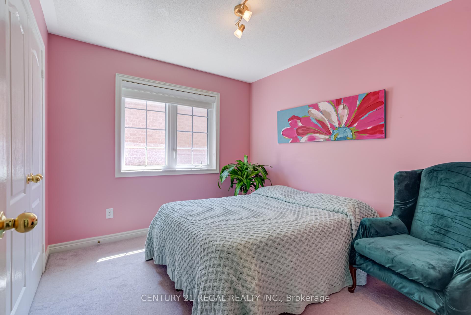 Photo 18 of 4 Hayfield Avenue, Uxbridge — HOMEH
