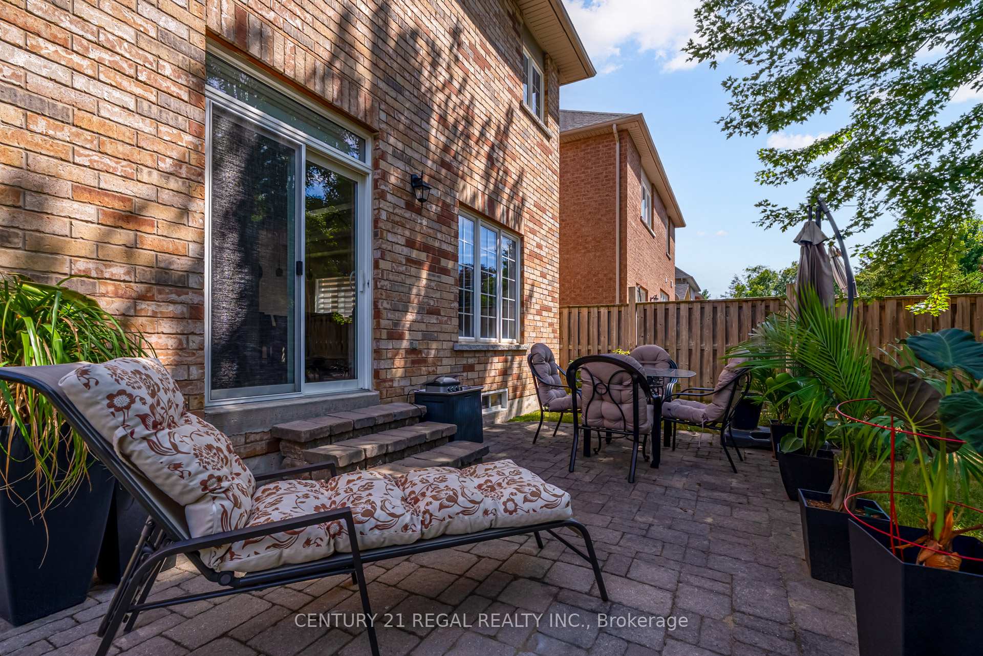 Photo 23 of 4 Hayfield Avenue, Uxbridge — HOMEH