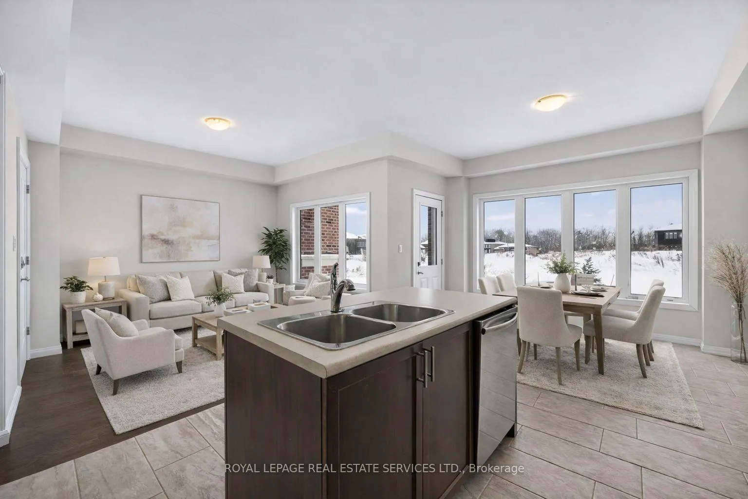 Photo 4 of 62 Nicort Road, Wasaga Beach — HOMEH