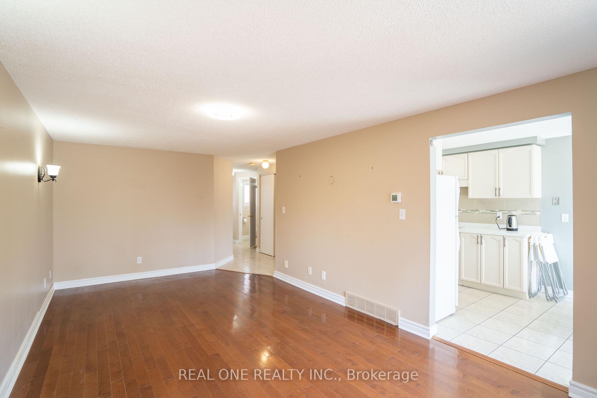 Photo 6 of 407 Downsview Place, Waterloo, Bridgeport — HOMEH