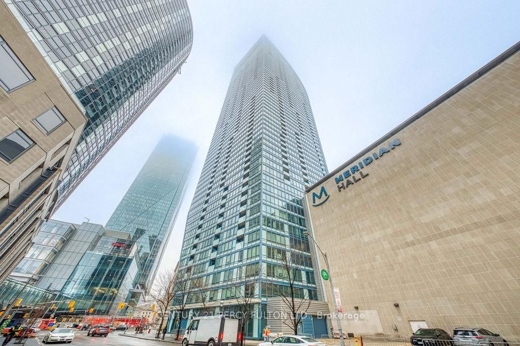 Photo 10 of Unit 3506, 8 The Esplanade, Toronto, Waterfront Communities — HOMEH