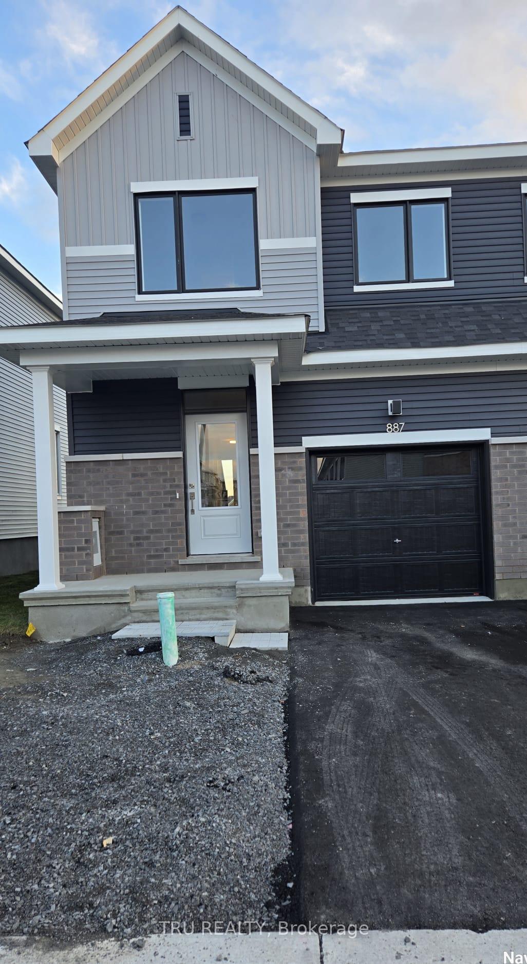 Front of 887 Andesite Terrace