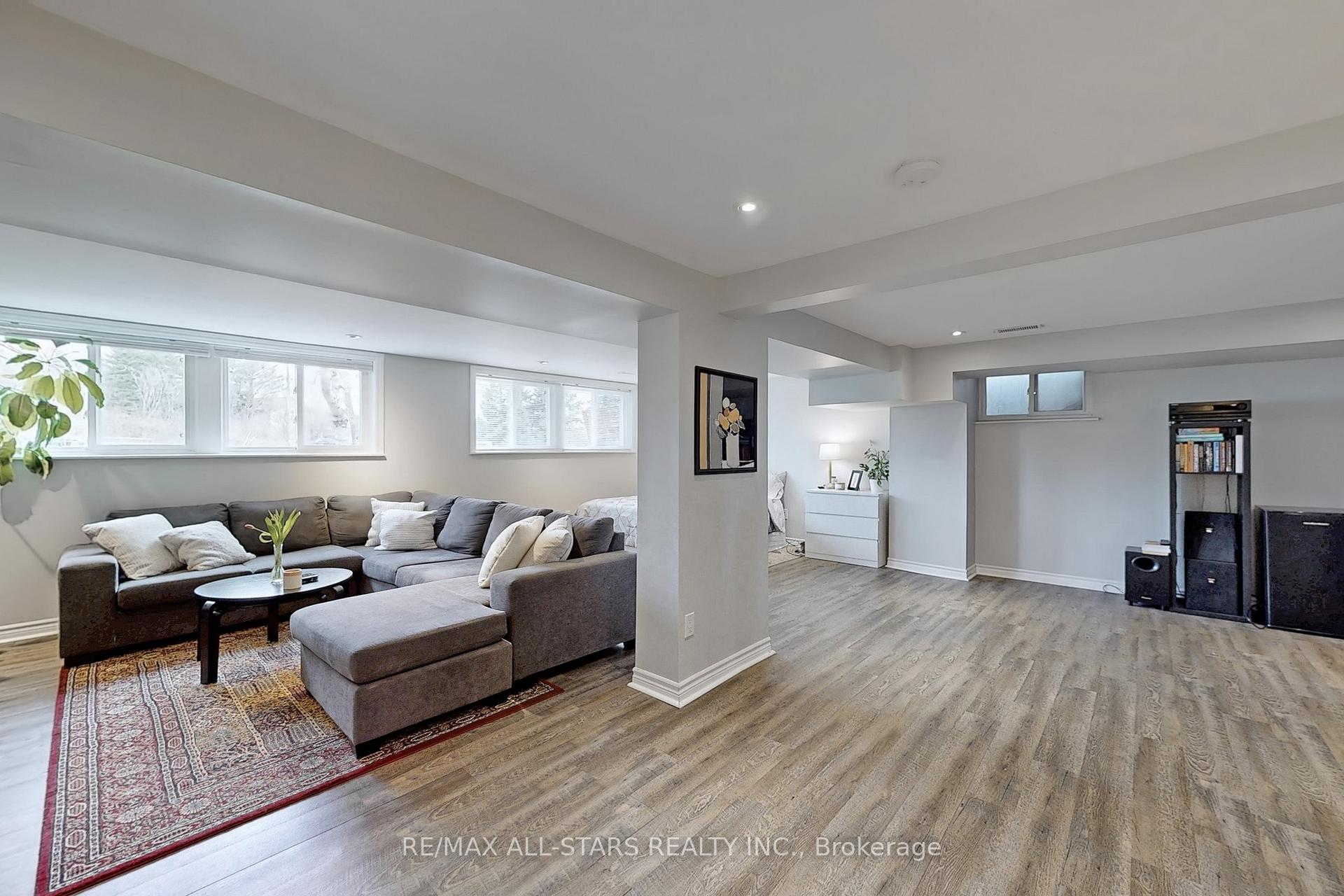 Photo 28 of 4 Kirton Court, Uxbridge — HOMEH