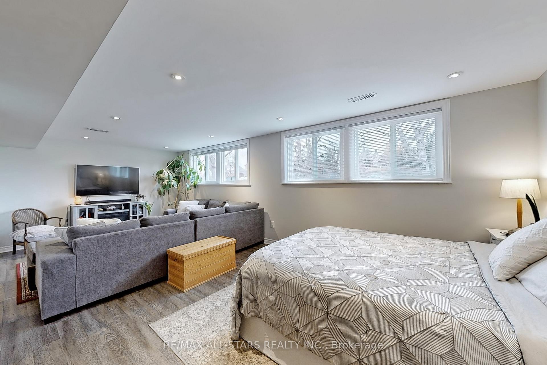 Photo 29 of 4 Kirton Court, Uxbridge — HOMEH