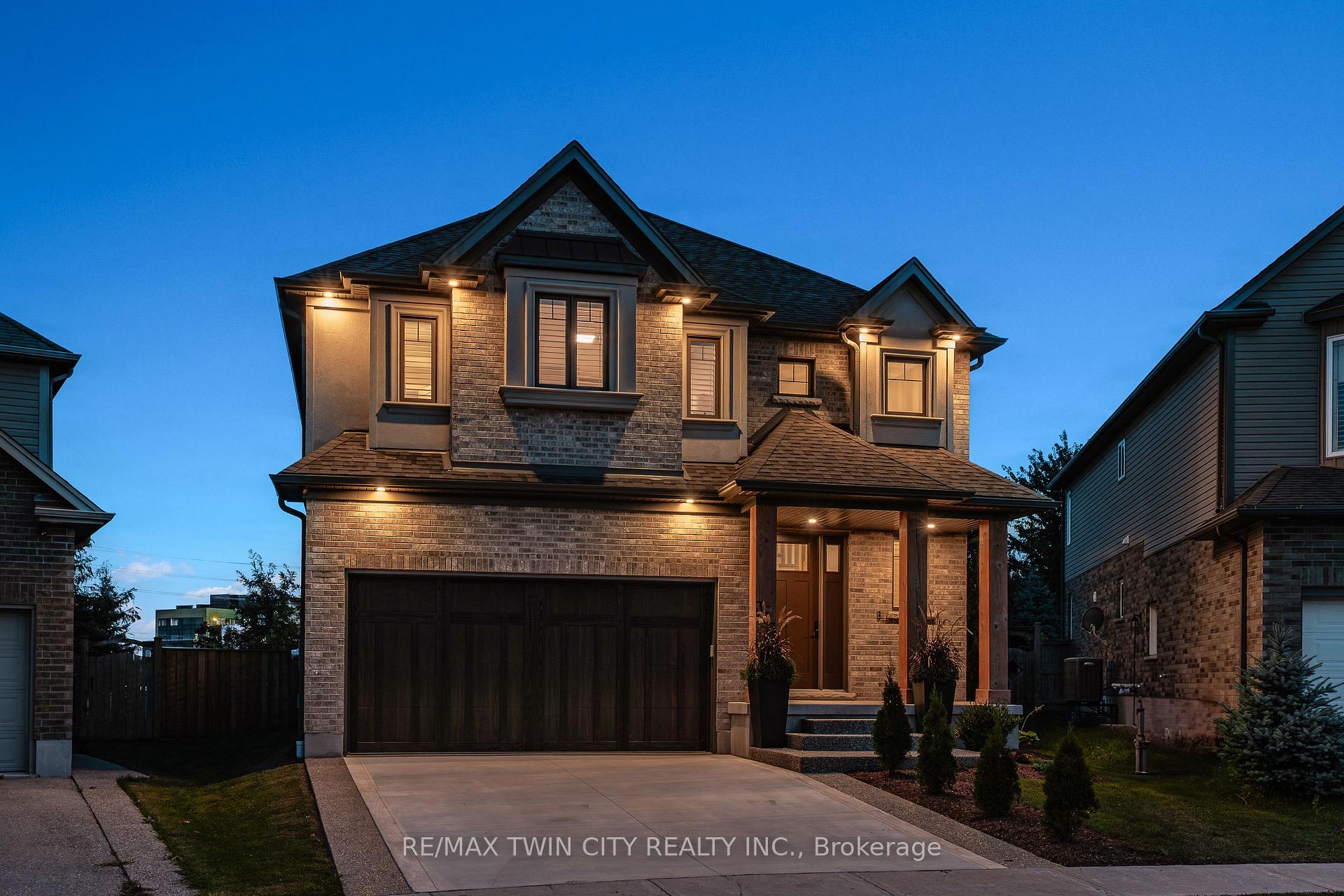 Photo 3 of 333 Westpark Crescent, Waterloo — HOMEH
