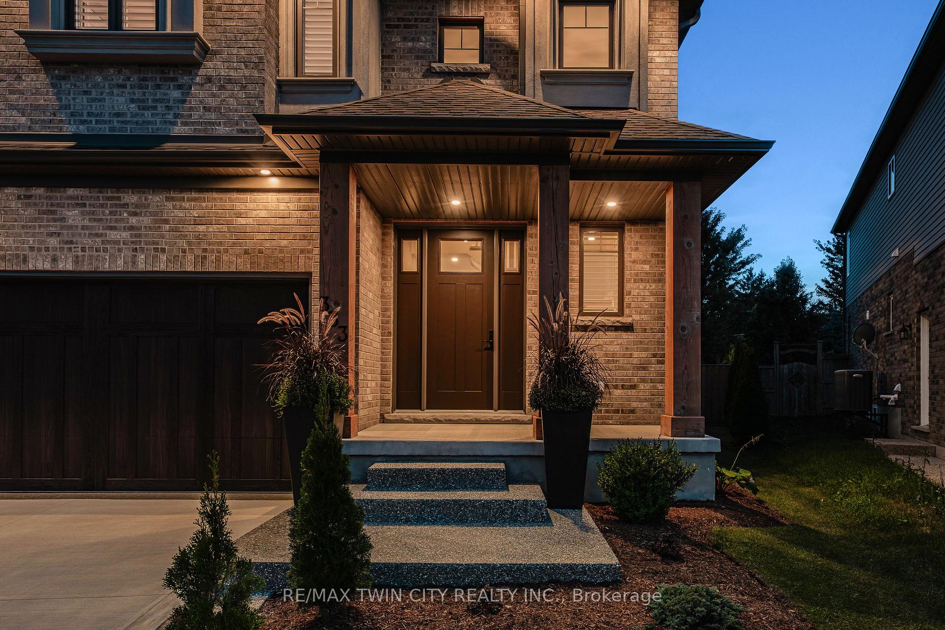 Photo 5 of 333 Westpark Crescent, Waterloo — HOMEH