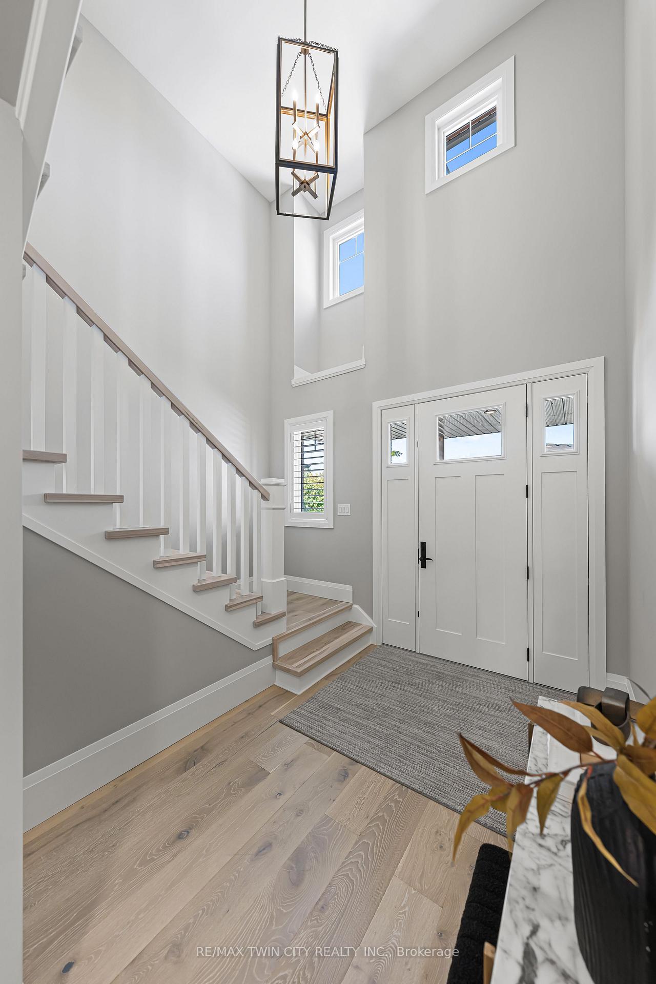 Photo 6 of 333 Westpark Crescent, Waterloo — HOMEH