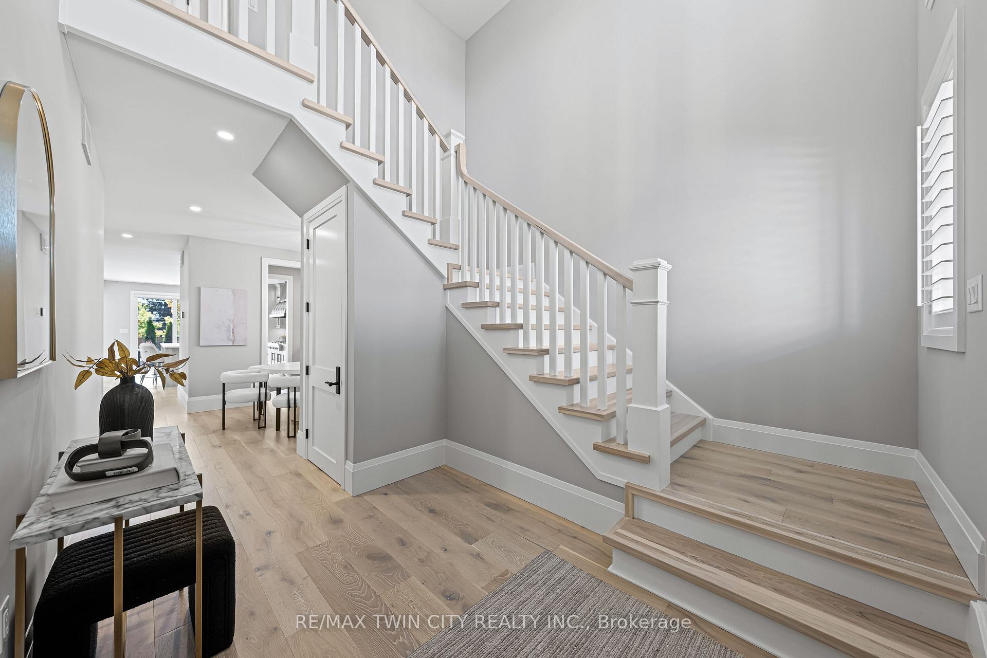 Photo 7 of 333 Westpark Crescent, Waterloo — HOMEH