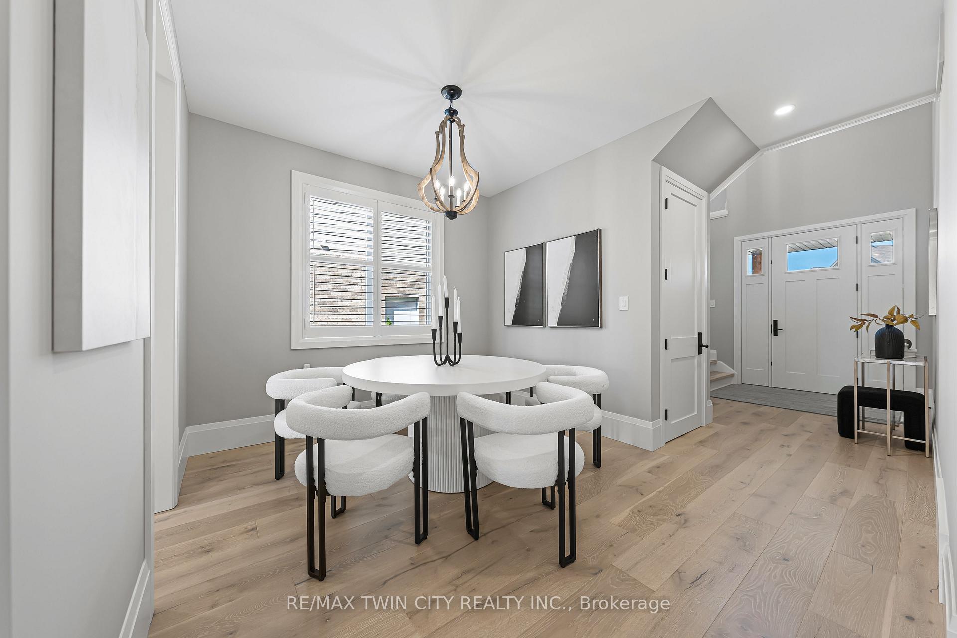 Photo 9 of 333 Westpark Crescent, Waterloo — HOMEH