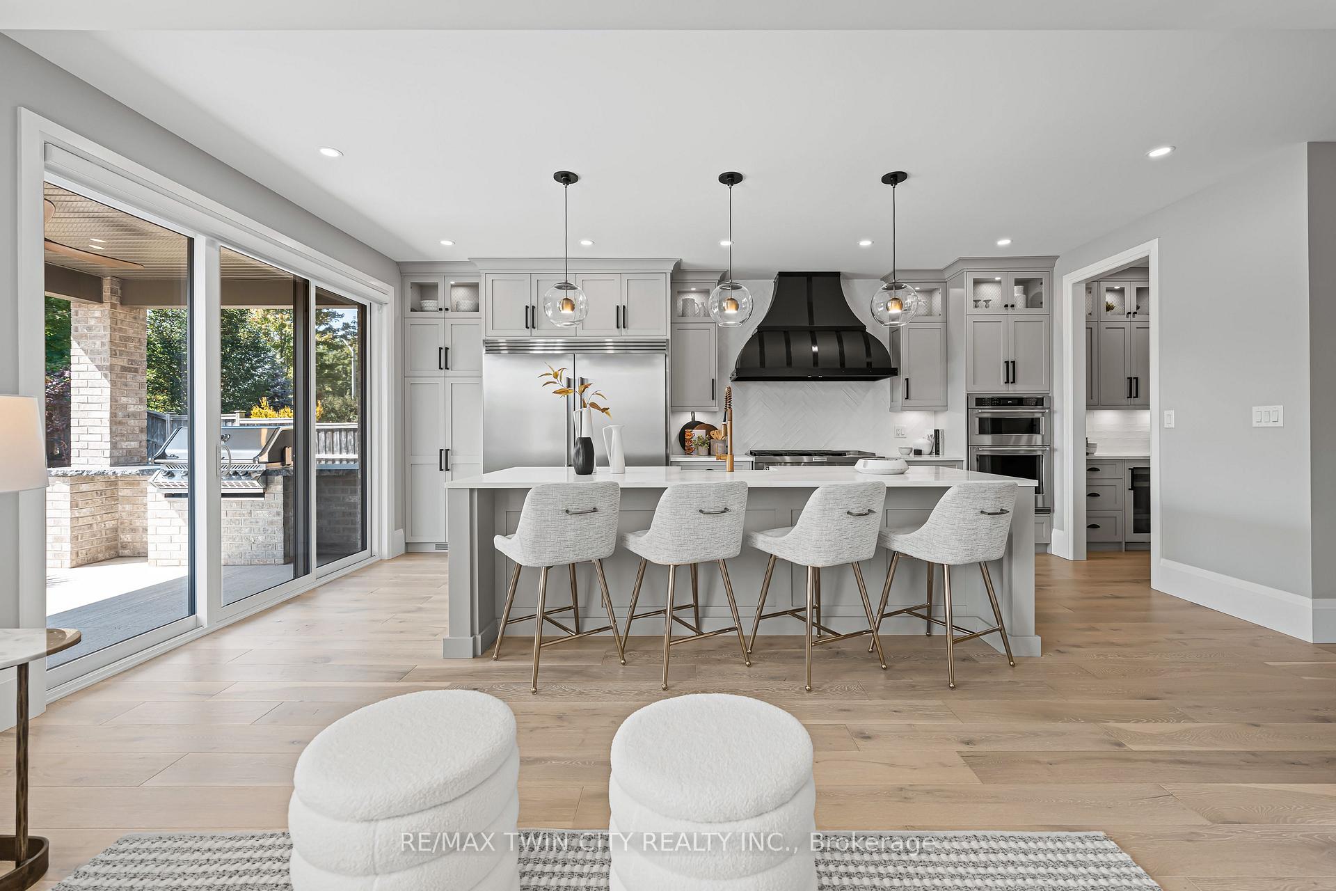 Photo 10 of 333 Westpark Crescent, Waterloo — HOMEH