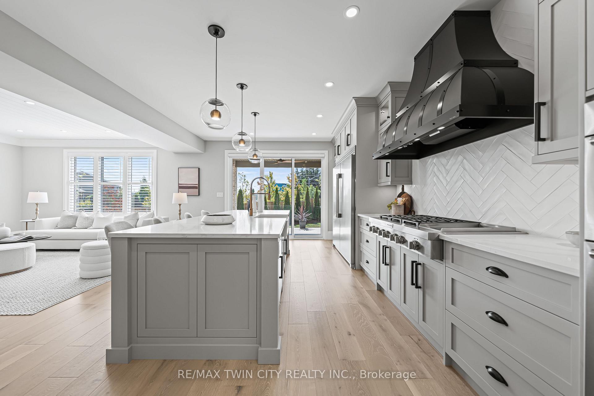 Photo 15 of 333 Westpark Crescent, Waterloo — HOMEH