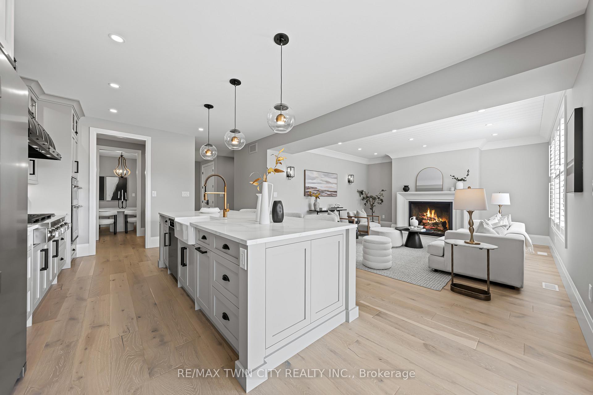 Photo 16 of 333 Westpark Crescent, Waterloo — HOMEH