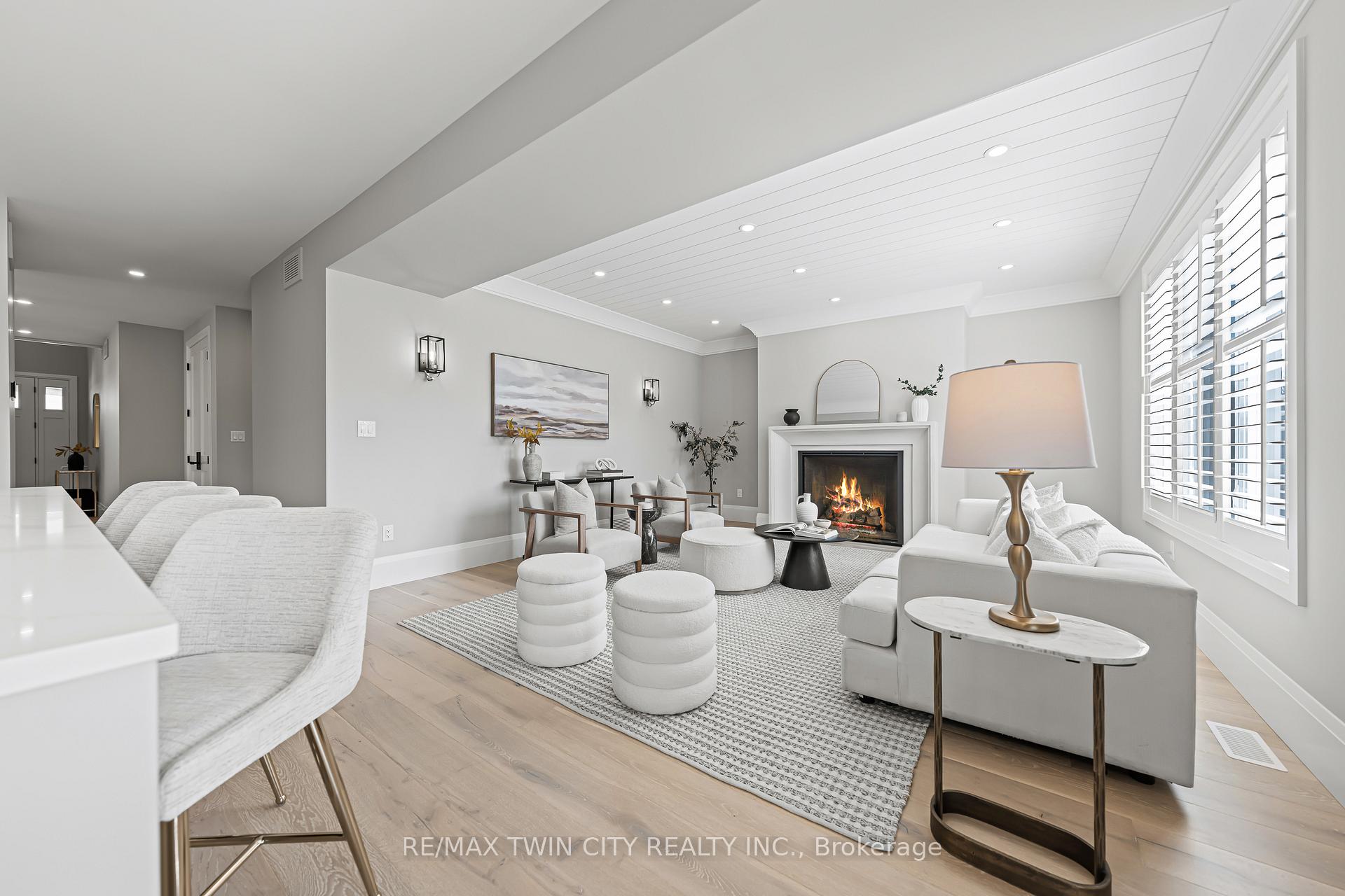 Photo 17 of 333 Westpark Crescent, Waterloo — HOMEH