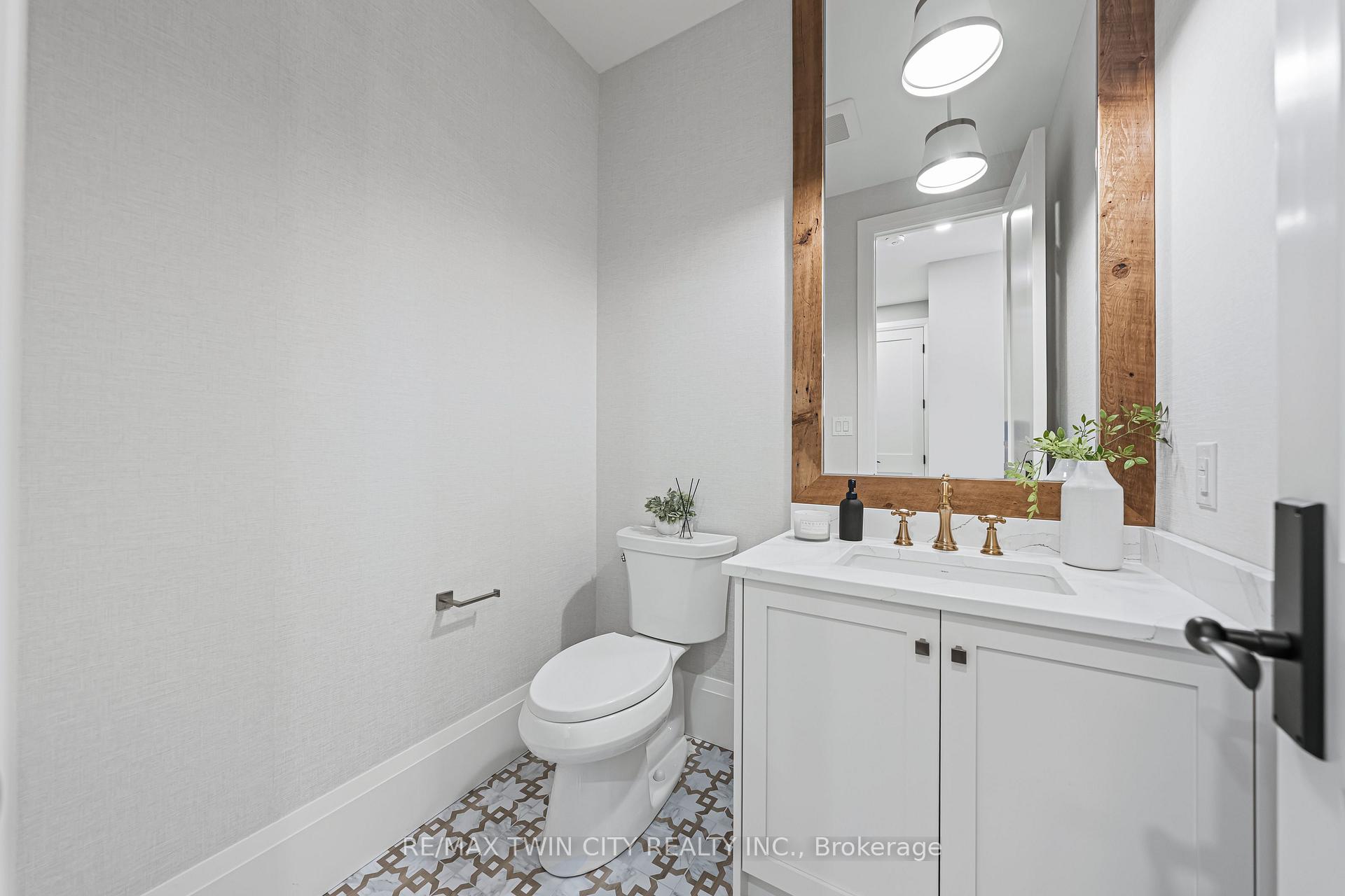 Photo 25 of 333 Westpark Crescent, Waterloo — HOMEH