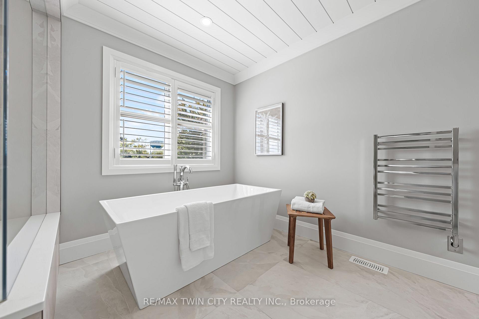 Photo 31 of 333 Westpark Crescent, Waterloo — HOMEH