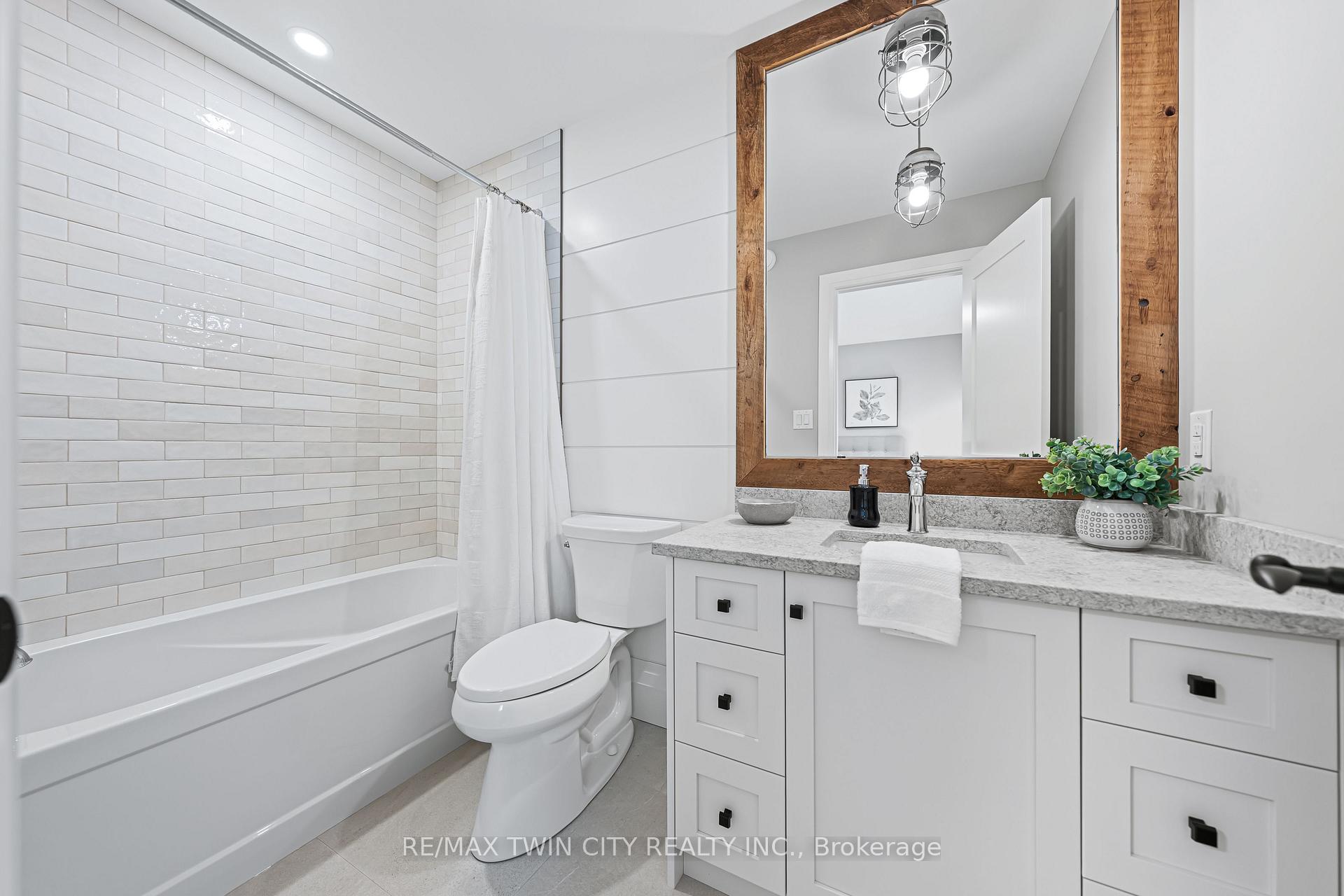 Photo 35 of 333 Westpark Crescent, Waterloo — HOMEH