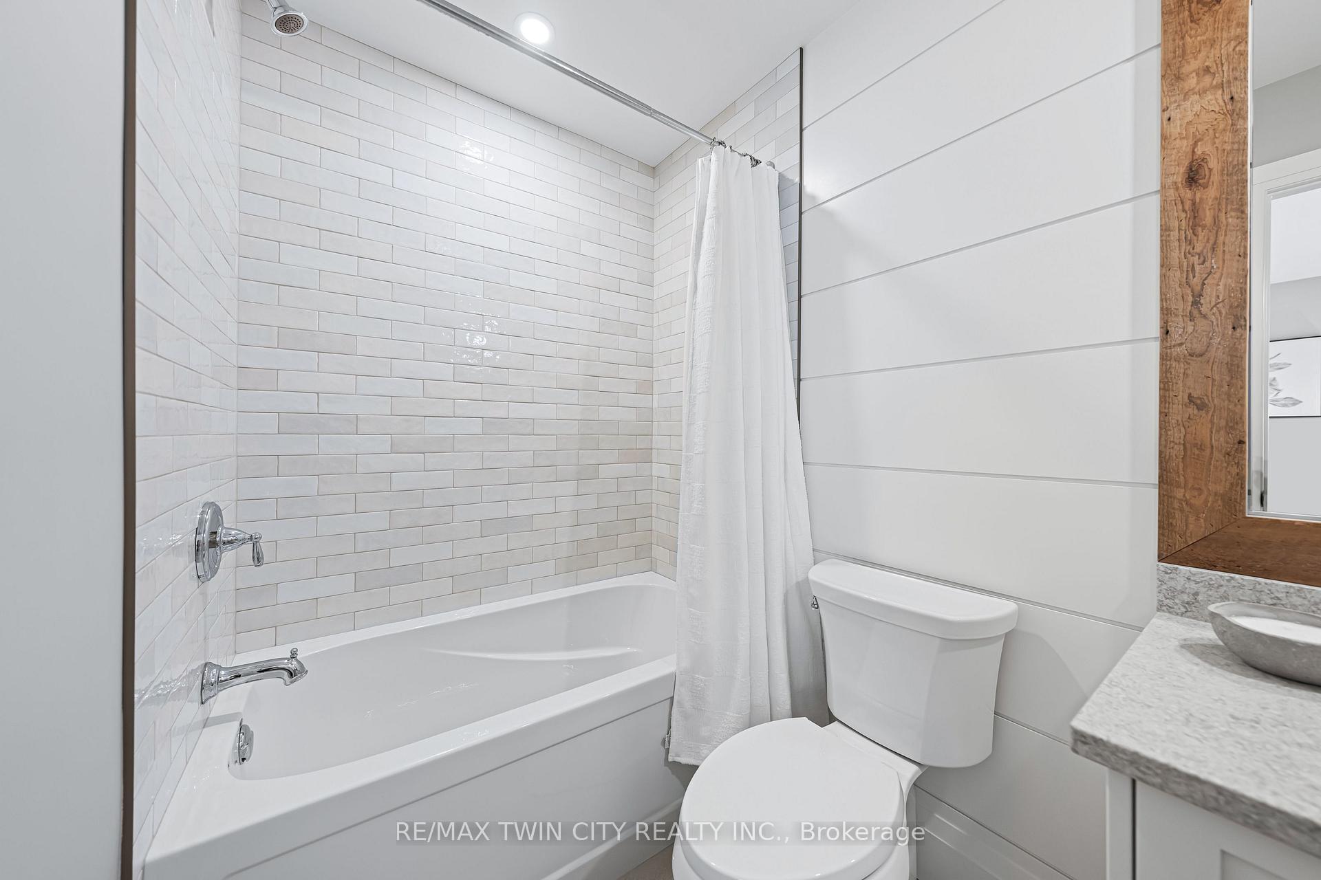 Photo 36 of 333 Westpark Crescent, Waterloo — HOMEH