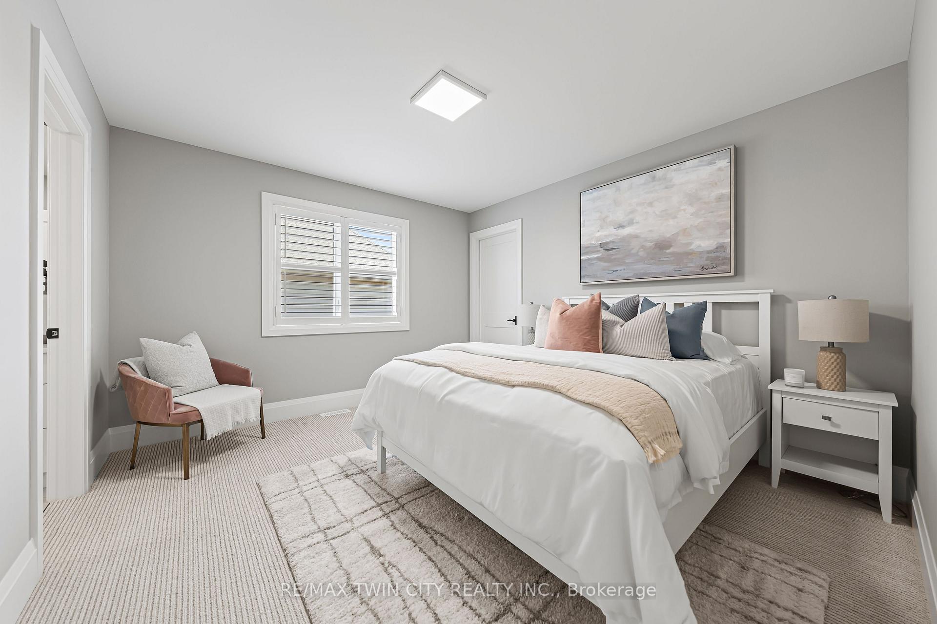 Photo 38 of 333 Westpark Crescent, Waterloo — HOMEH