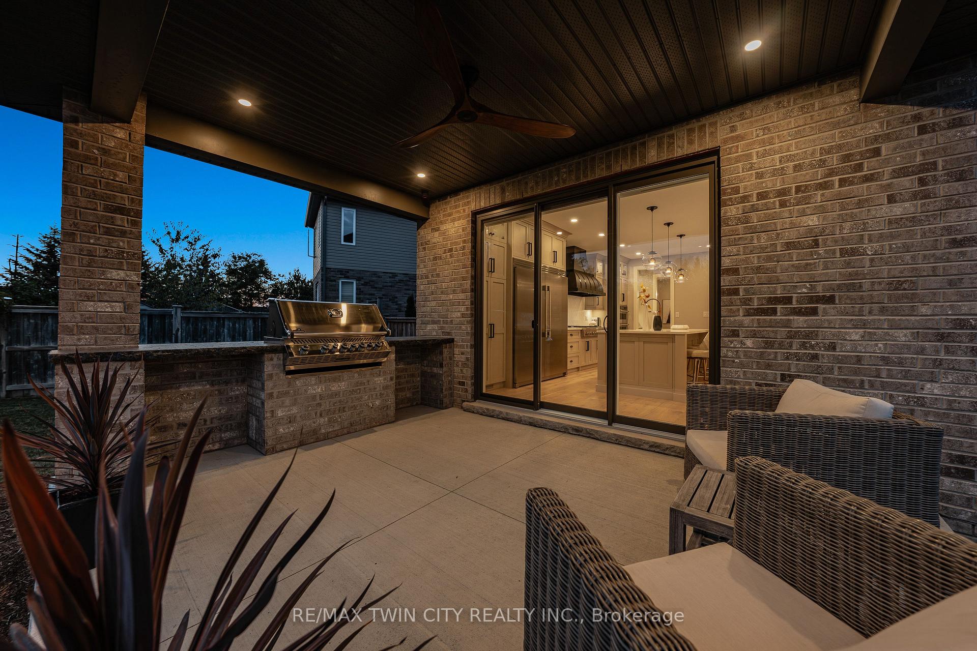 Photo 42 of 333 Westpark Crescent, Waterloo — HOMEH