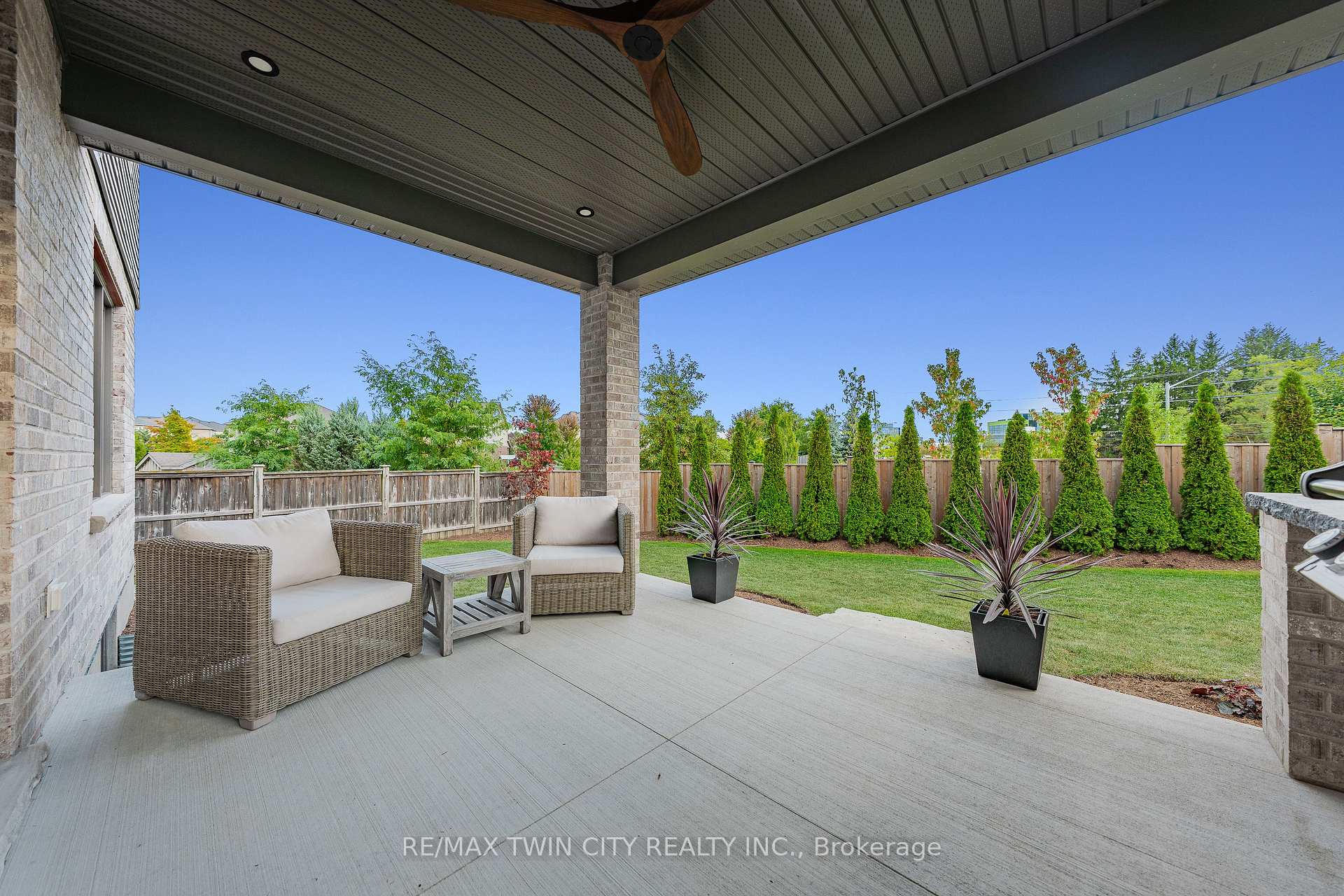 Photo 43 of 333 Westpark Crescent, Waterloo — HOMEH