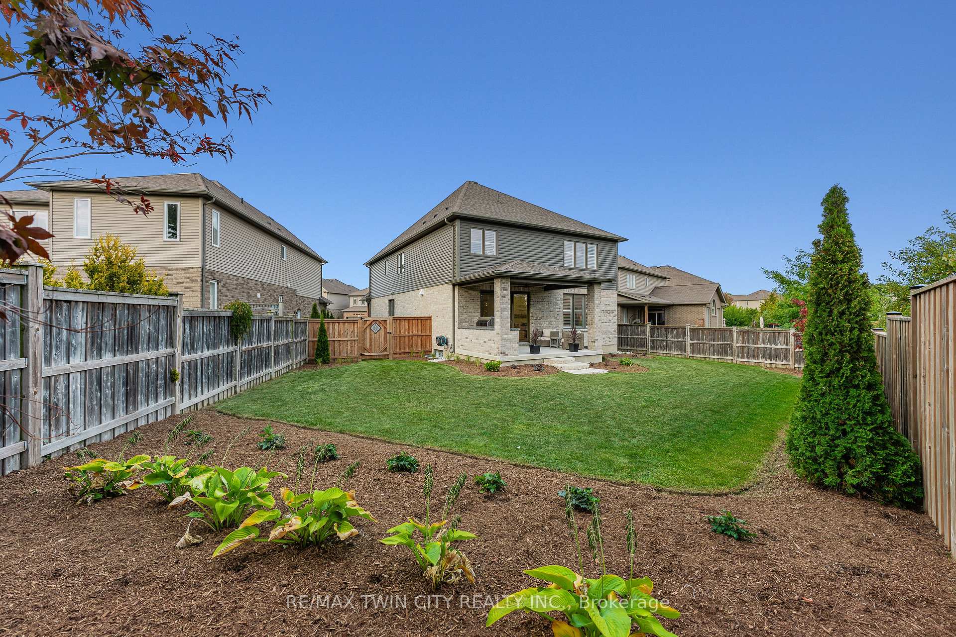Photo 46 of 333 Westpark Crescent, Waterloo — HOMEH