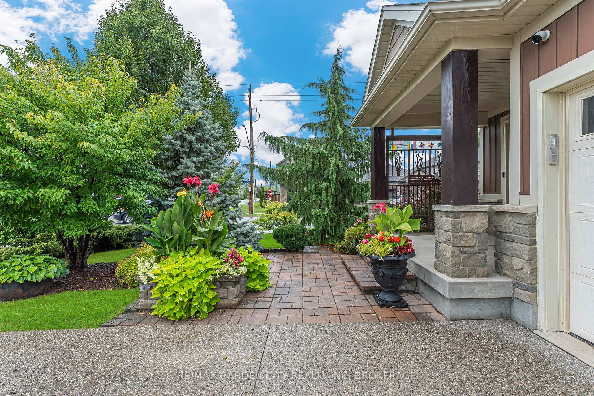Photo 3 of 564 Gaiser Road, Welland, Coyle Creek — HOMEH
