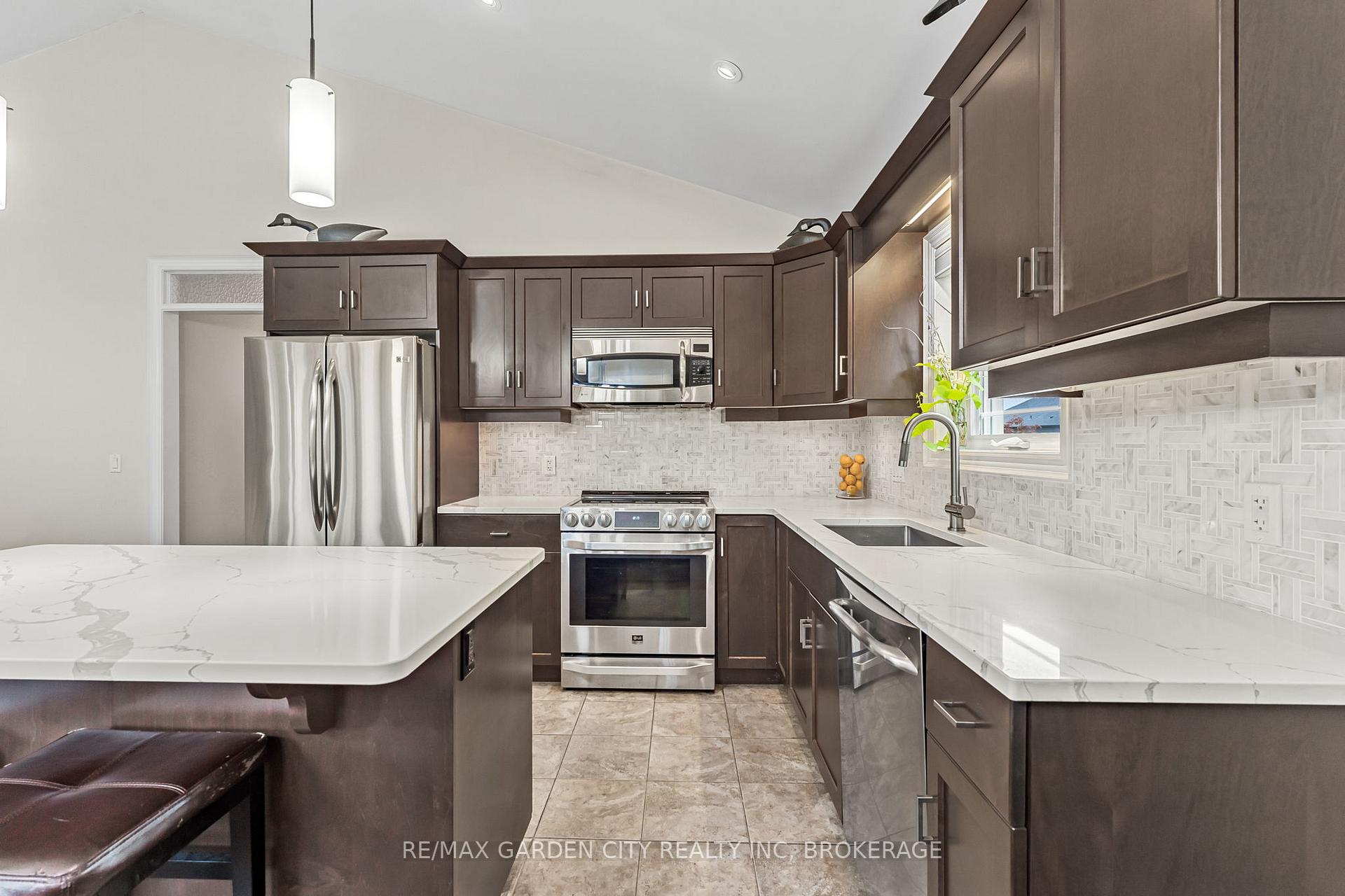 Photo 18 of 564 Gaiser Road, Welland, Coyle Creek — HOMEH
