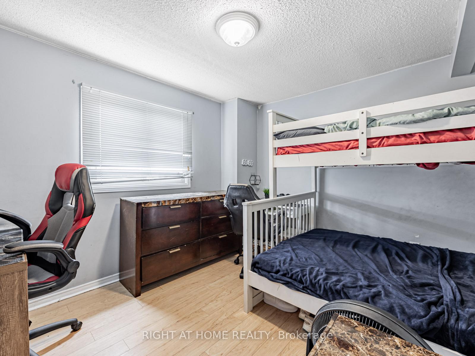 Photo 18 of 46 Marshall Crescent, Ajax, Central West — HOMEH