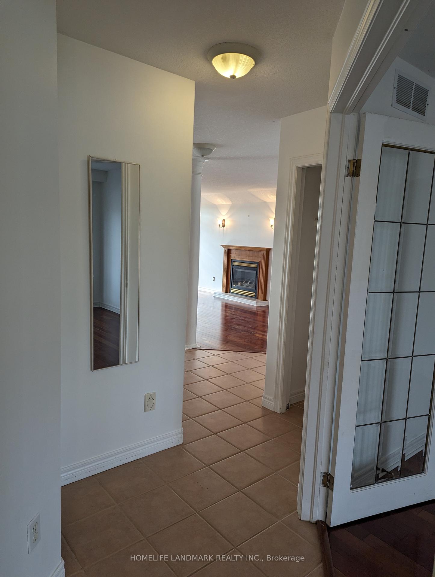 Photo 3 of 627 Columbia Forest Boulevard, Waterloo, Columbia Forest — HOMEH