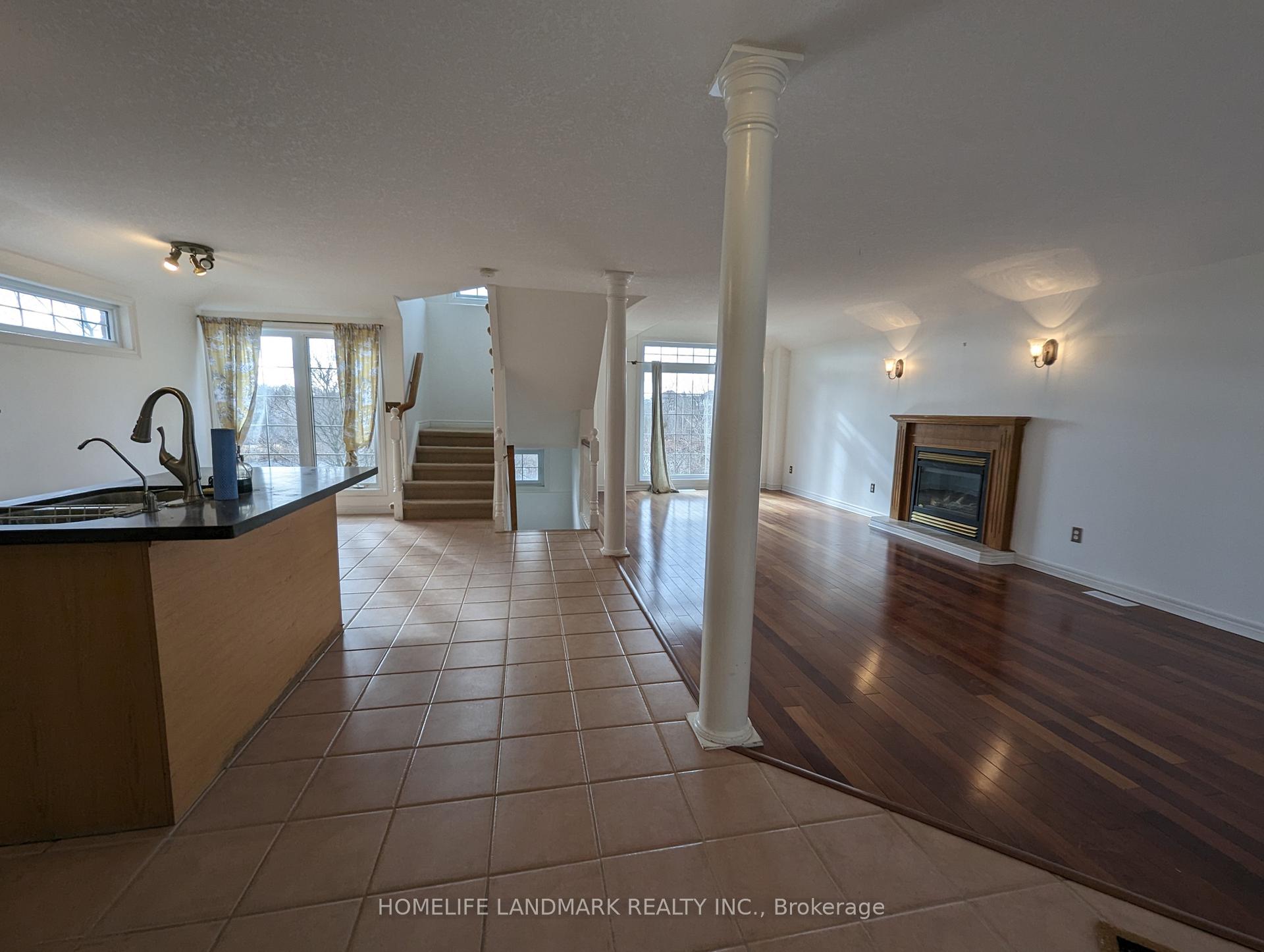 Photo 6 of 627 Columbia Forest Boulevard, Waterloo, Columbia Forest — HOMEH