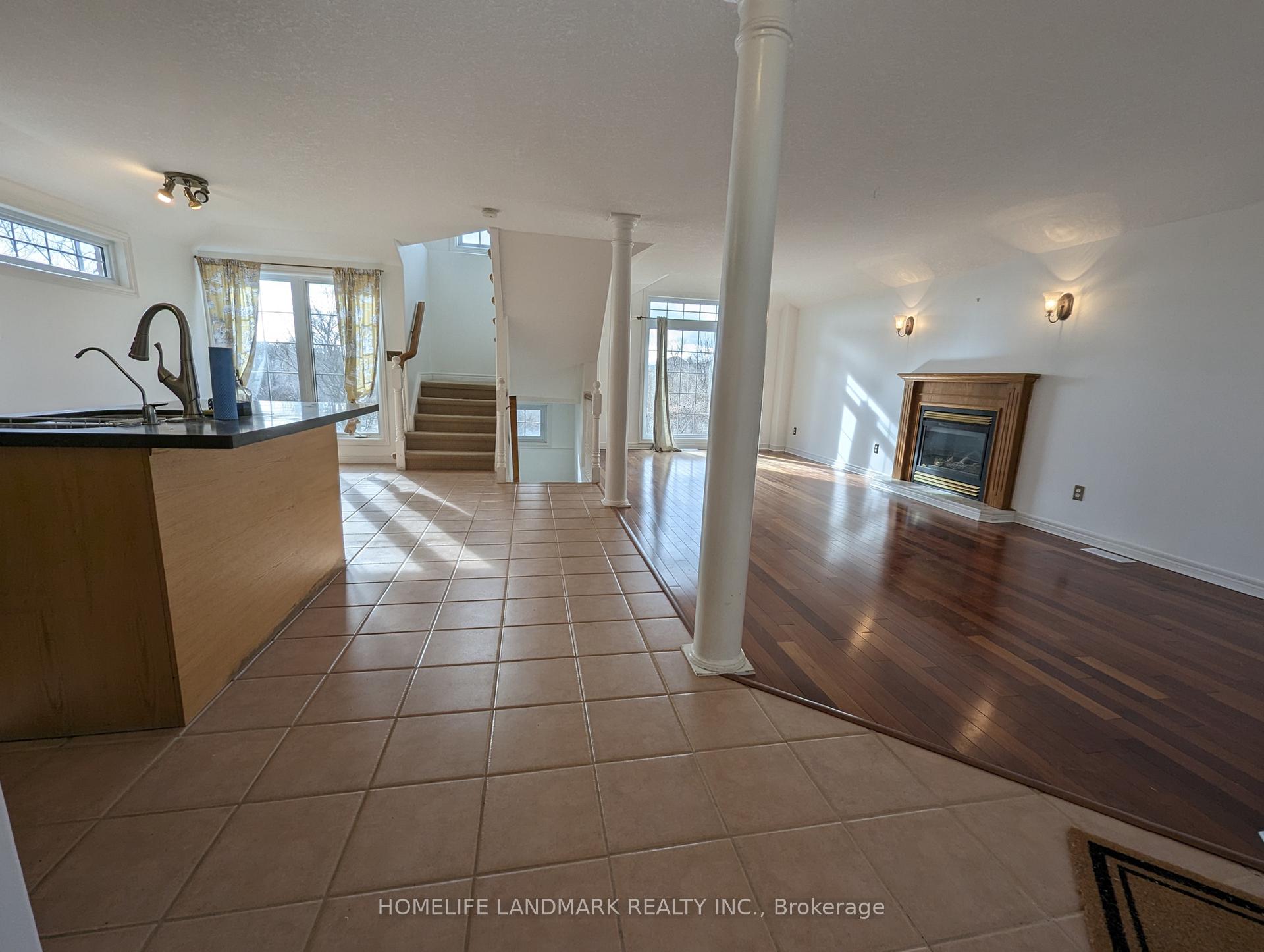 Photo 8 of 627 Columbia Forest Boulevard, Waterloo, Columbia Forest — HOMEH