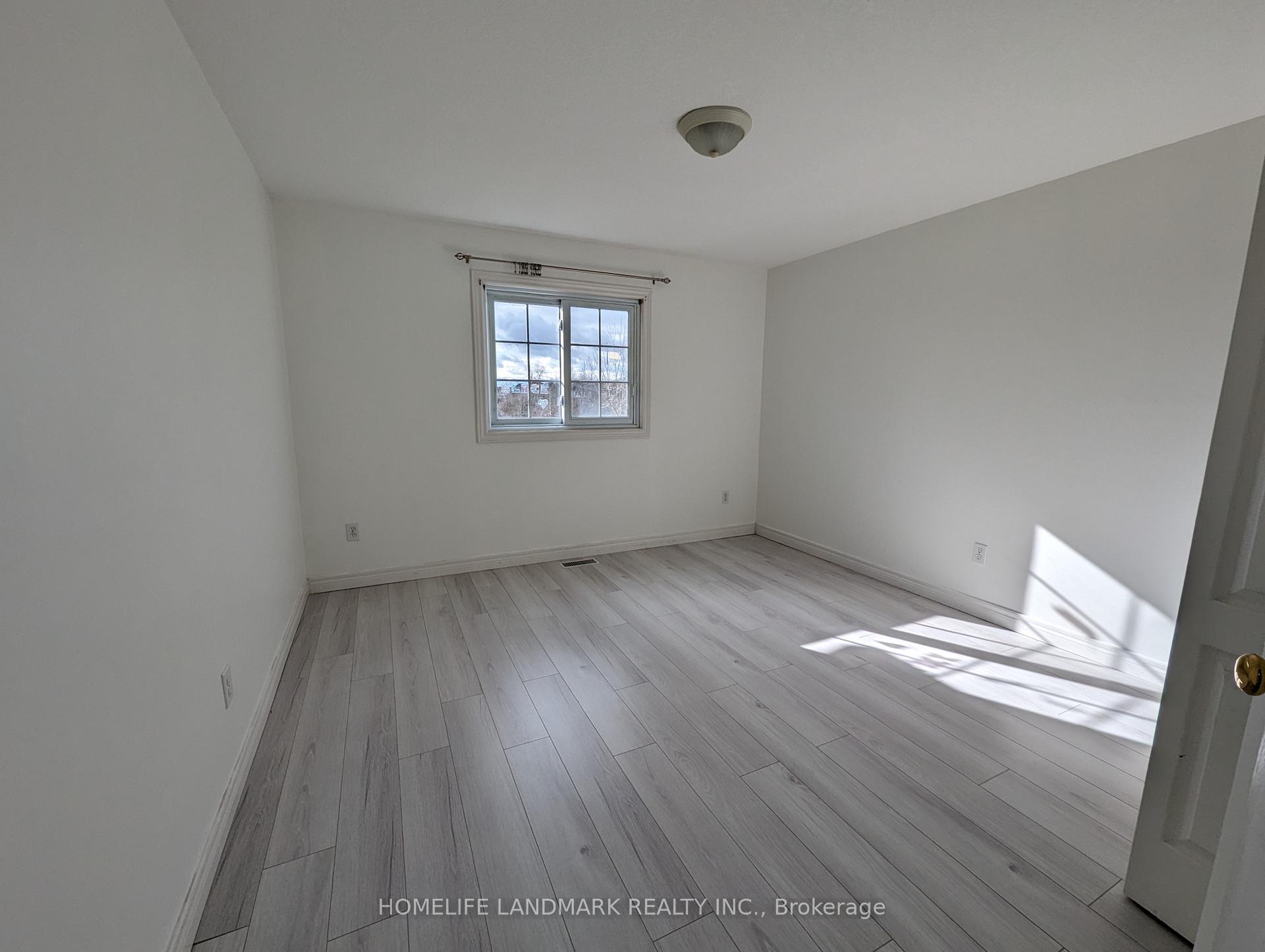 Photo 20 of 627 Columbia Forest Boulevard, Waterloo, Columbia Forest — HOMEH