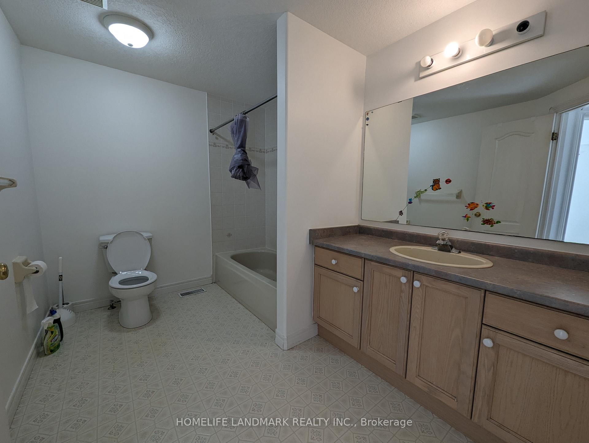 Photo 22 of 627 Columbia Forest Boulevard, Waterloo, Columbia Forest — HOMEH