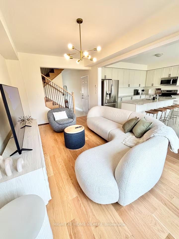 Photo 2 of 30 Federica Crescent, Wasaga Beach — HOMEH