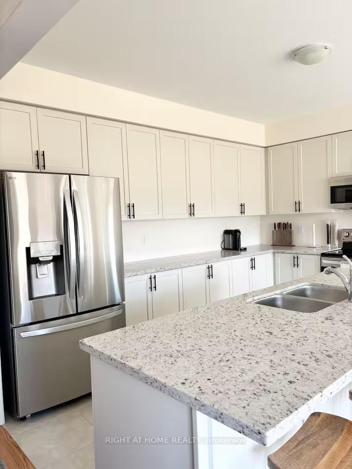 Photo 6 of 30 Federica Crescent, Wasaga Beach — HOMEH