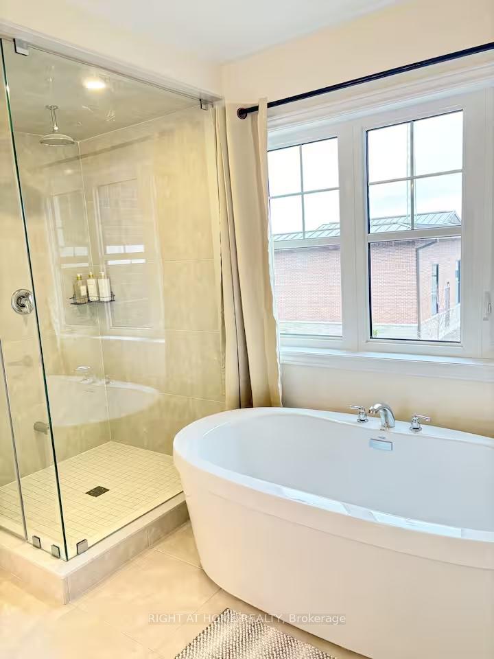 Photo 10 of 30 Federica Crescent, Wasaga Beach — HOMEH
