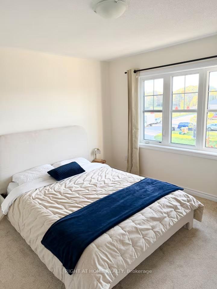 Photo 12 of 30 Federica Crescent, Wasaga Beach — HOMEH